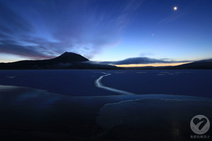 黎明の阿寒湖